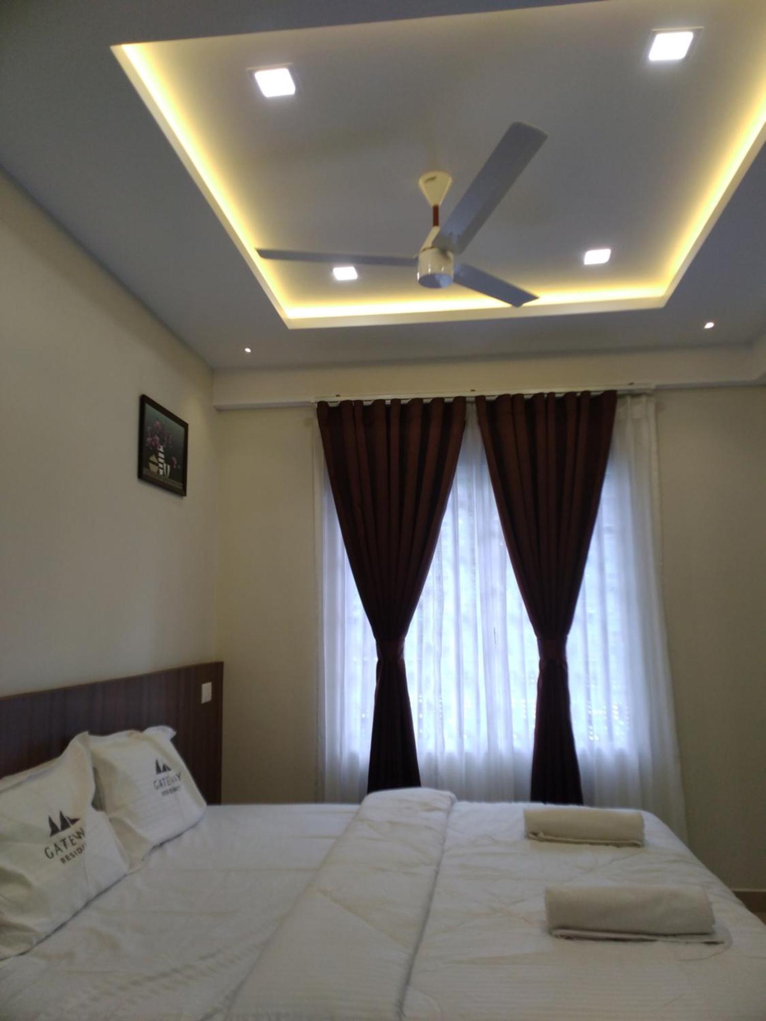 Hotel Gateway Residency Mannarakkat Esterno foto